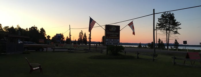 The Voyageurs' Lodge & Cookhouse is one of Lugares favoritos de Rew.