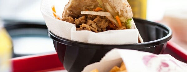 Pão Pão Queijo Queijo is one of restaurantes.