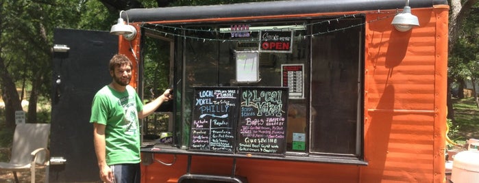 Local Yokel Food Truck is one of Locais curtidos por Dianey.
