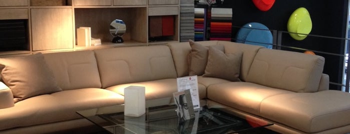 Roche Bobois Masaryk is one of Locais curtidos por Karla.