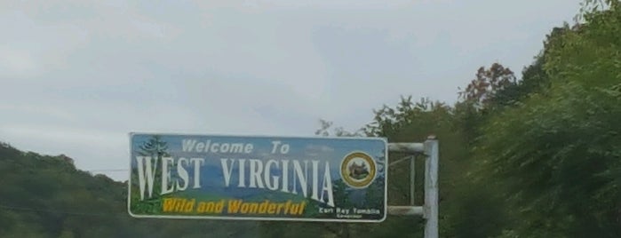 Maryland / West Virginia State Border is one of BECKY'in Beğendiği Mekanlar.