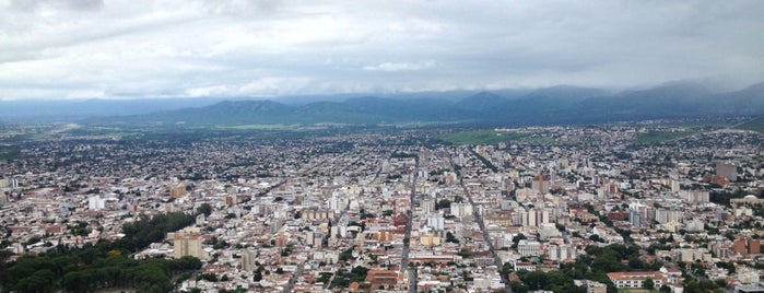 Cerro San Bernardo is one of Paseos.
