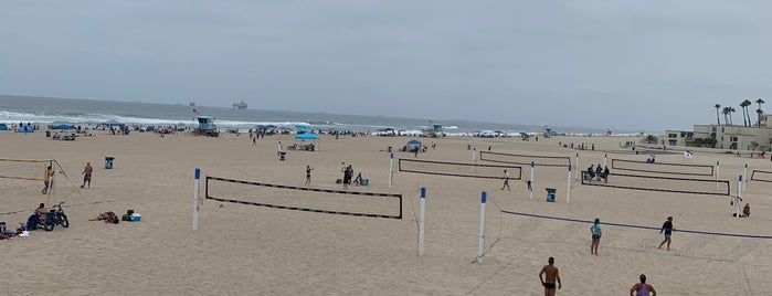 Downtown Huntington Beach is one of Jenniferさんのお気に入りスポット.