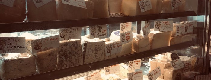 Cheesetique Mosaic is one of Mesha'nın Beğendiği Mekanlar.