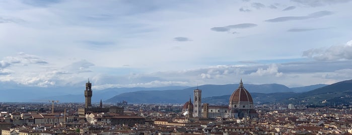 Piazzale Michelangelo is one of Tempat yang Disukai Dev.