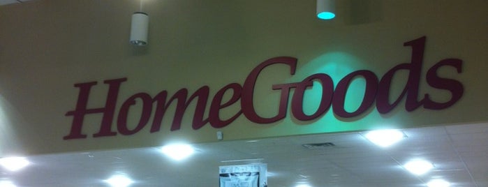 HomeGoods is one of Locais curtidos por Patrick.