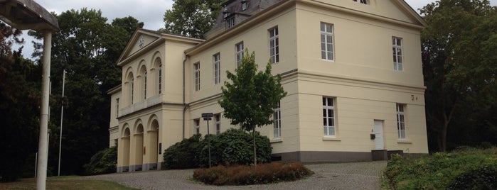 Schloss Eller is one of Düsseldorf #4sqCities.