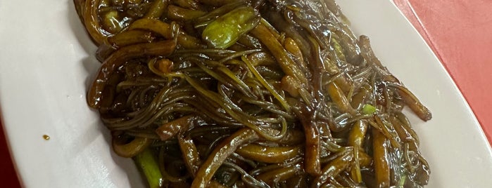 华强炒粉面食 is one of Noodle 面.