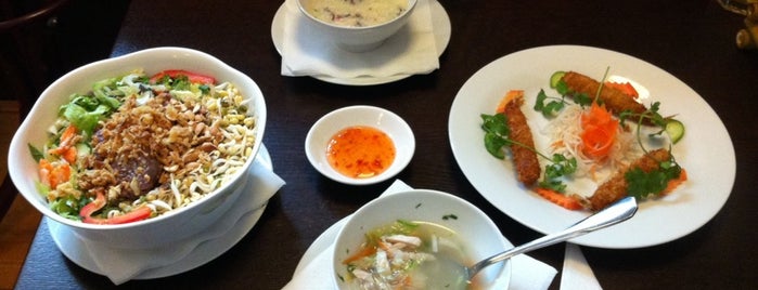 Phở Son is one of Vietnamská bistra v Praze.