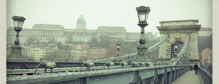 Pont des Chaînes is one of Budapest.