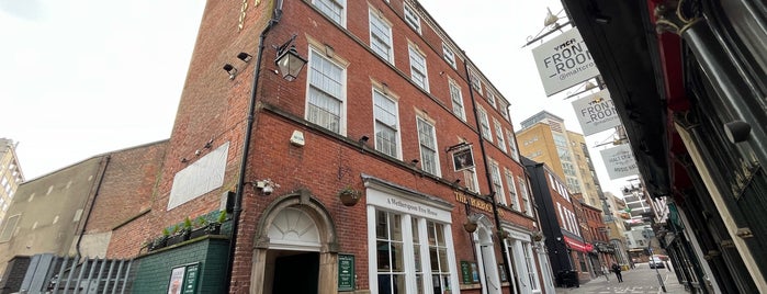 The Roebuck Inn (Wetherspoon) is one of Guide to Nottingham's best spots.