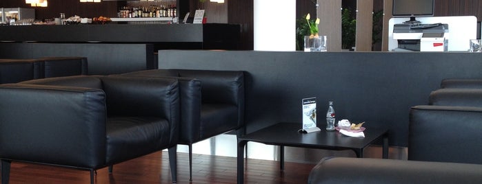 Executive Lounge is one of Locais curtidos por Patrick.