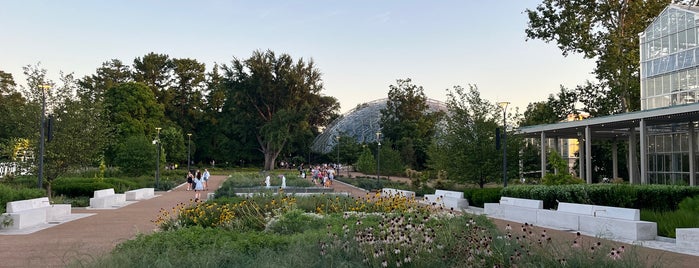 Missouri Botanical Garden is one of Missouri.