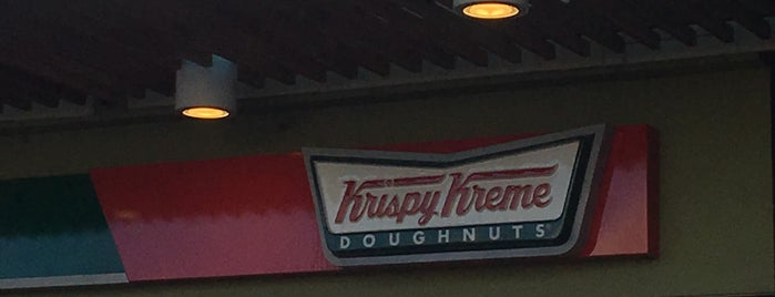 Krispy Kreme is one of สถานที่ที่ Camilo ถูกใจ.