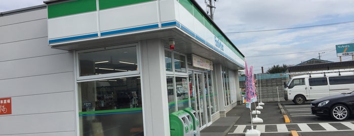 ファミリーマート 板野町犬伏店 is one of ファミリーマート in Tokushima.