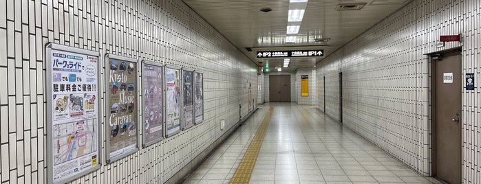 Subway Jujo Station (K13) is one of 京阪神の鉄道駅.