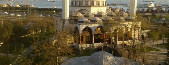 Hüseyin Ağa Hotel is one of Oteller.