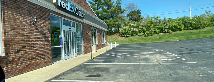 FedEx Office Print & Ship Center is one of Fed Ex.