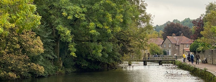 Bakewell Love Bridge is one of Tempat yang Disukai 🇬🇷 Lambros.