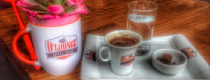 D'Lounge Coffee House is one of Lugares favoritos de Özden.