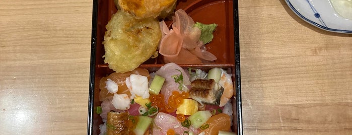 Hamono Sushi is one of Gespeicherte Orte von William.