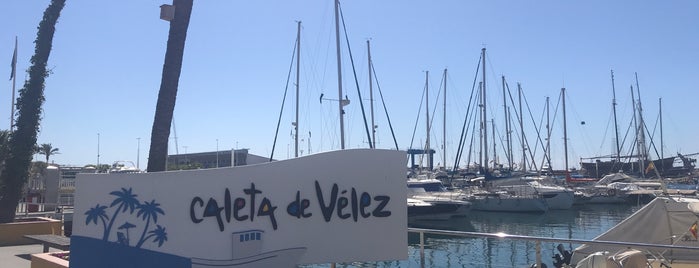 Puerto de La Caleta de Vélez is one of Tempat yang Disukai Theo.