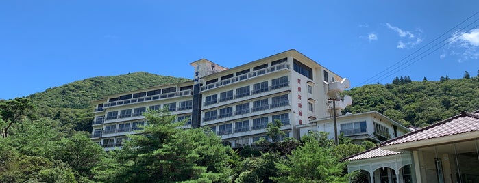 雲仙宮崎旅館 is one of Orte, die A gefallen.