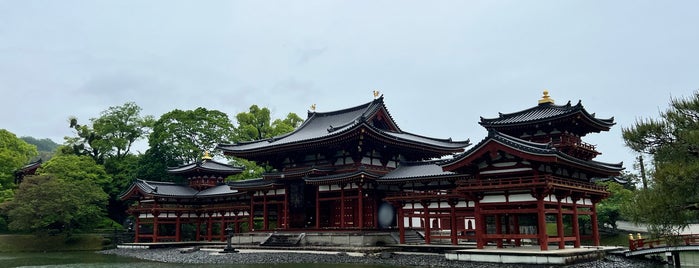 Hoodo (Phoenix Hall) is one of Kyoto.