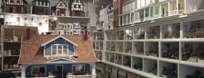 The Doll House is one of Tempat yang Disimpan G.