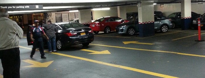 Meyers Parking is one of Parking: NEW YORK.