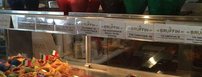The Bruffin Cafe is one of สถานที่ที่บันทึกไว้ของ Caroline.