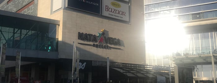 Nata Vega Outlet is one of Ankara'da favori alışveriş mekanlarım.