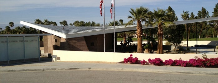 Palm Springs Visitors Center is one of สถานที่ที่ Josh ถูกใจ.