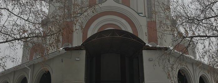 Храм Всех святых is one of Юго-Западный район.