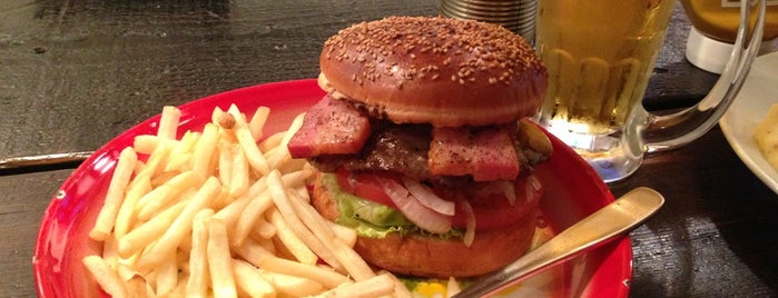 Whoopi Gold Burger is one of TOKYO FOOD #1.