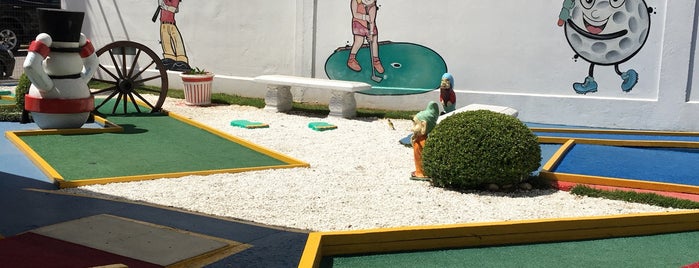 Mini Golf is one of Lugares favoritos de Eduardo.