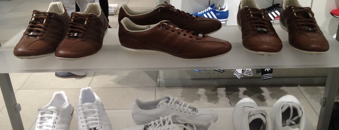 Adidas Originals Store is one of Магазины.