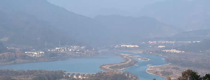 Dujiangyan Scenic Area is one of Lieux qui ont plu à Steven.