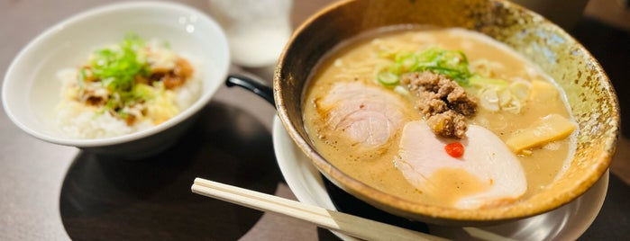 三麺流 武者麺 is one of らーめん.