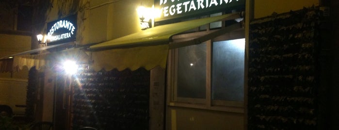 L'Insalatiera Taverna Vegetariana is one of Mangiare vegan a Roma.