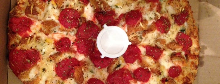 Glass Nickel Pizza Co. - Brookfield is one of Posti che sono piaciuti a Joe.
