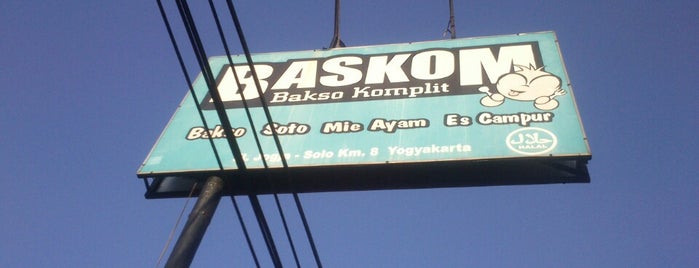 Baskom (Bakso Komplit) is one of Kuliner Jogja.