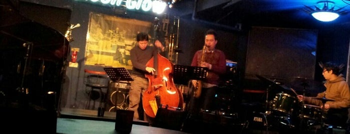 문글로우 is one of Jazz.