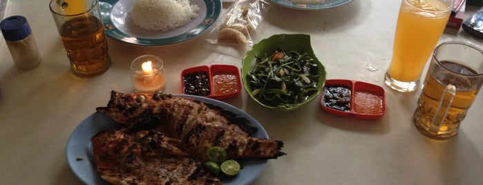 Kaligane Warung Ikan Laut Bakar Indramayu is one of All-time favorites in Indonesia.