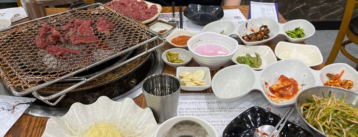 삼대광양불고기집 is one of 한국인이 사랑하는 오래된 한식당 100선.