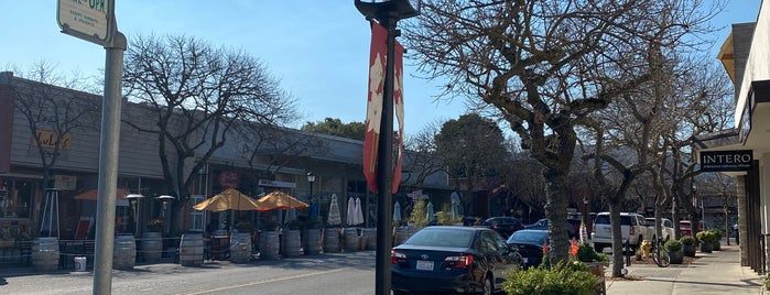 Downtown Los Altos is one of Rei Alexandraさんのお気に入りスポット.