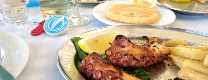 Stavros Family Taverna is one of Spiridoula 님이 저장한 장소.