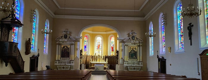 Eglise Saint-Pierre et Saint-Paul is one of Locais curtidos por Cigdem.