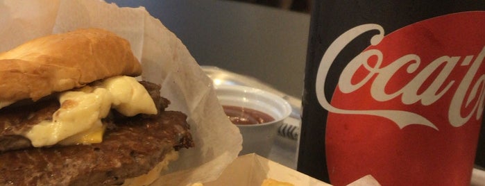 Jeronimo Smash Burger is one of Lugares favoritos de Luis.