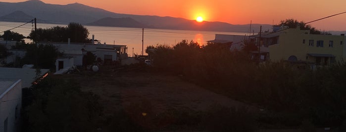 Ταβέρνα Φάρος στου Χίου is one of Naxos.